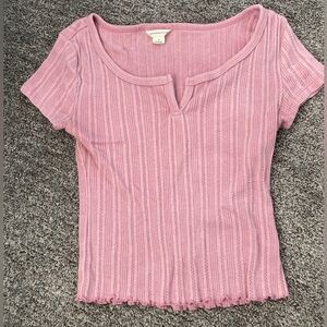 Cute pink Aeropostale cropped tee